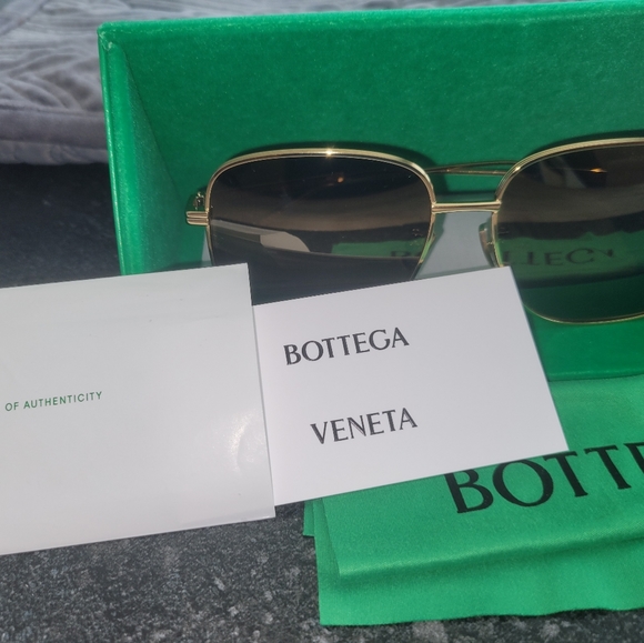 BOTTEGA VENETA Sunglasses NWT unisex Gold Aviator Sytle - Picture 6 of 6